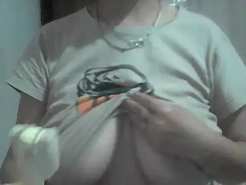 Snapshot of AnaXBerry chatting on 7, 7, 2026 AnaXBerry online show from 7, 7, 2026