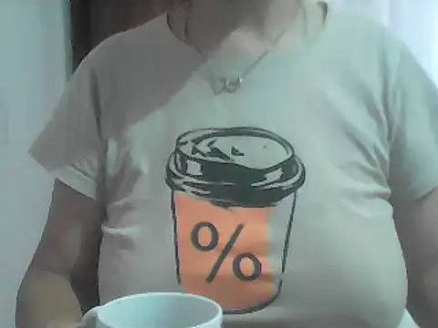 Snapshot of AnaXBerry chatting on 10, 7, 2026 AnaXBerry online show from 10, 7, 2026