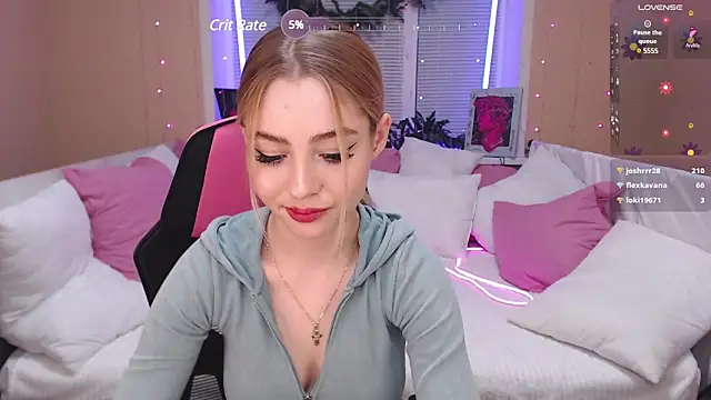 Snapshot of Tessa_Walker chatting on 4, 1, 2025 Tessa Walker online show from 4, 1, 2025