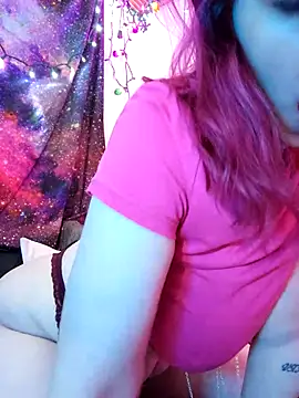 Snapshot of EverlyEster chatting on 8, 12, 2024 EverlyEster online show from 8, 12, 2024