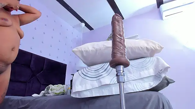 BrianaHazel online show from 5, 3, 2025