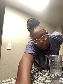 Snapshot of XxMidnightEssencexX chatting on 16, 11, 2025 XxMidnightEssencexX online show from 16, 11, 2025