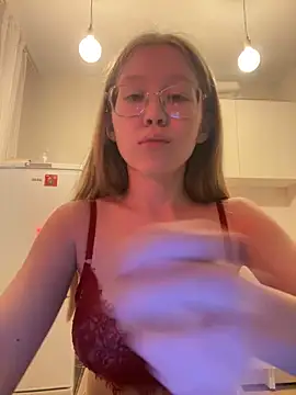 Eva Weyne online show from 3, 1, 2025