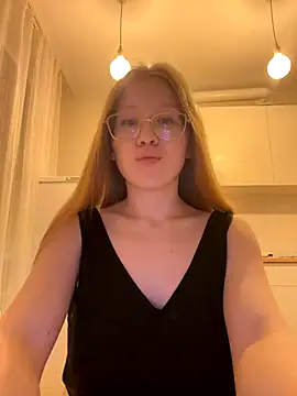 Eva Weyne online show from 15, 9, 2025