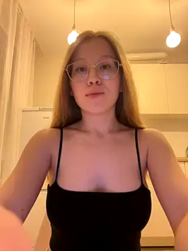 Eva Weyne online show from 18, 9, 2025