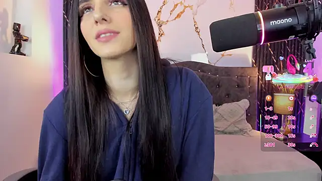 Snapshot of devlin_violett chatting on 2, 11, 2025 devlin violett online show from 2, 11, 2025