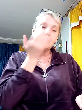 Snapshot of irinamaux chatting on 18, 4, 2026 irinamaux online show from 18, 4, 2026