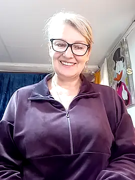 Snapshot of irinamaux chatting on 19, 4, 2026 irinamaux online show from 19, 4, 2026