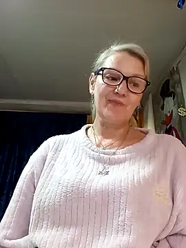 Snapshot of irinamaux chatting on 22, 4, 2026 irinamaux online show from 22, 4, 2026