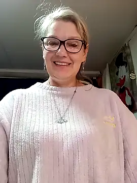 Snapshot of irinamaux chatting on 14, 5, 2026 irinamaux online show from 14, 5, 2026