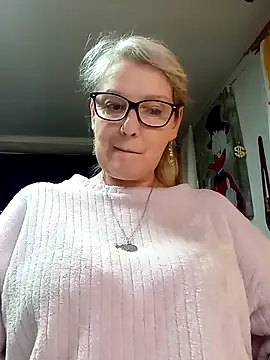 Snapshot of irinamaux chatting on 18, 5, 2026 irinamaux online show from 18, 5, 2026