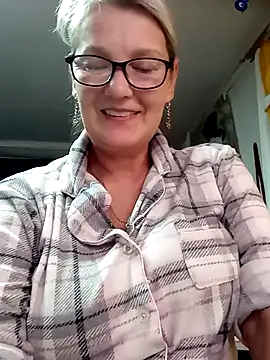 Snapshot of irinamaux chatting on 23, 5, 2026 irinamaux online show from 23, 5, 2026
