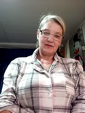 Snapshot of irinamaux chatting on 27, 5, 2026 irinamaux online show from 27, 5, 2026