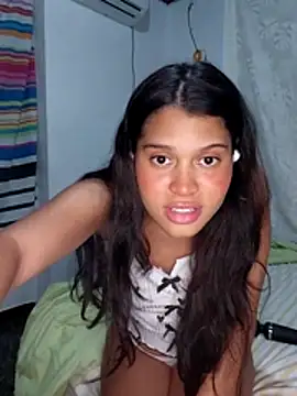 Snapshot of Tamiapple chatting on 4, 11, 2025 Tamiapple online show from 4, 11, 2025