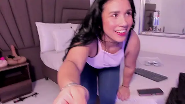 Sofi Perez  online show from 30, 10, 2025