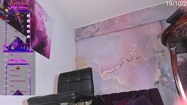 VALERIAQUEENTS online show from 19, 10, 2025
