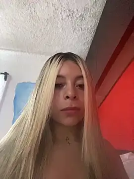 CristalGmez online show from 12, 11, 2025