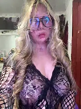 Snapshot of CristalGmez chatting on 7, 7, 2026 CristalGmez online show from 7, 7, 2026