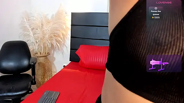 Snapshot of Julieta_Coopeer_ chatting on 19, 9, 2025 Julieta Coopeer online show from 19, 9, 2025