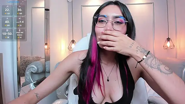 AzuraKindong online show from 4, 3, 2025