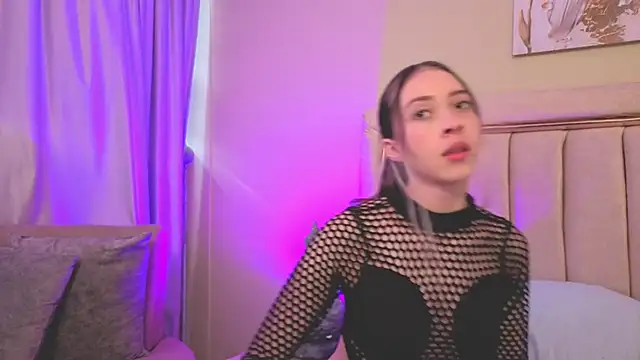 Snapshot of sophiia_grey_1 chatting on 22, 5, 2026 sophiia grey 1 online show from 22, 5, 2026