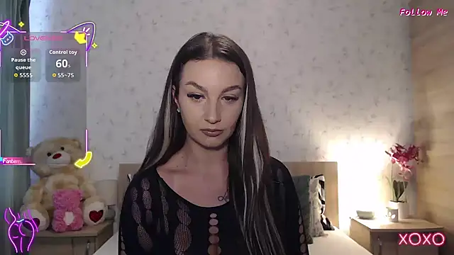 Snapshot of SecretSienna chatting on 15, 10, 2025 SecretSienna online show from 15, 10, 2025