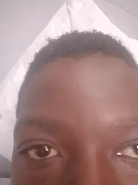 Snapshot of lazyeyes chatting on 13, 10, 2025 lazyeyes online show from 13, 10, 2025