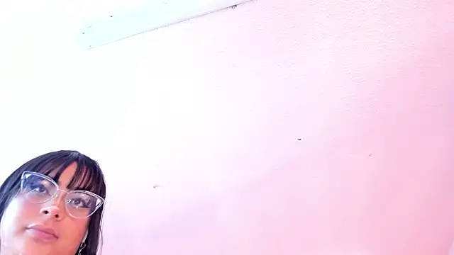 Red lady online show from 23, 1, 2025