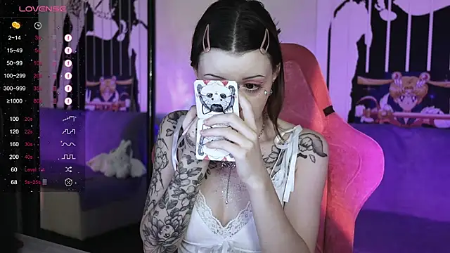 Snapshot of prettybones chatting on 9, 12, 2024 prettybones online show from 9, 12, 2024