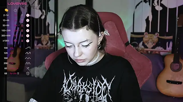 Snapshot of prettybones chatting on 20, 12, 2024 prettybones online show from 20, 12, 2024