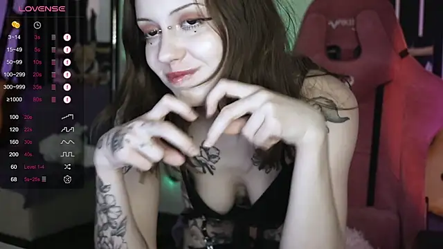 Snapshot of prettybones chatting on 25, 12, 2024 prettybones online show from 25, 12, 2024