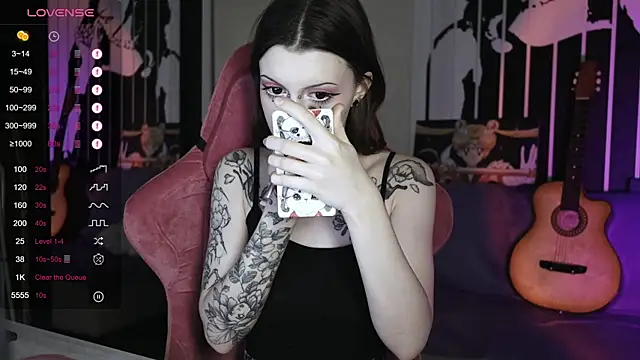 Snapshot of prettybones chatting on 29, 12, 2024 prettybones online show from 29, 12, 2024