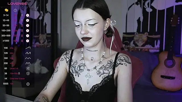 Snapshot of prettybones chatting on 30, 12, 2024 prettybones online show from 30, 12, 2024