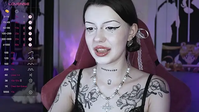 Snapshot of prettybones chatting on 3, 1, 2025 prettybones online show from 3, 1, 2025