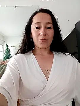 emilypoppy3 online show from 2, 12, 2025