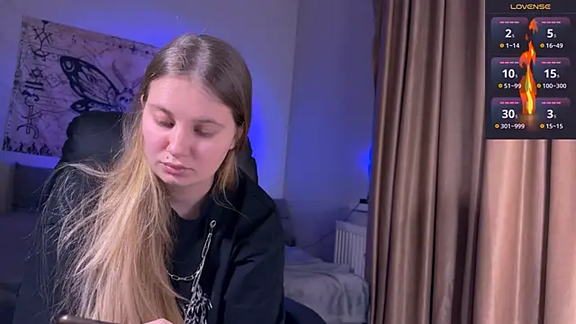 Snapshot of Femdom_Lola chatting on 2, 2, 2026 Femdom Lola online show from 2, 2, 2026