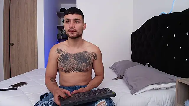 Snapshot of Aron-santoro chatting on 11, 2, 2026 Aron-santoro online show from 11, 2, 2026