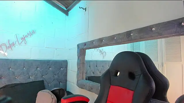 Snapshot of sarajhonson_dl chatting on 12, 2, 2026 sarajhonson dl online show from 12, 2, 2026