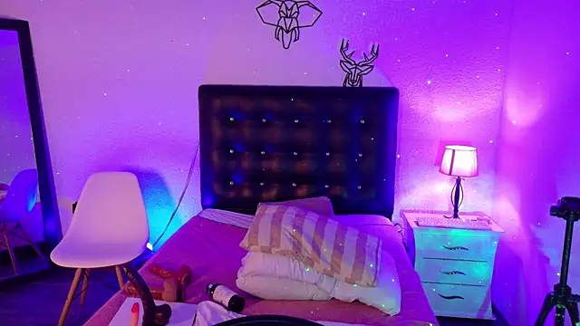 Snapshot of Cuckold_lover69 chatting on 12, 2, 2025 Cuckold lover69 online show from 12, 2, 2025