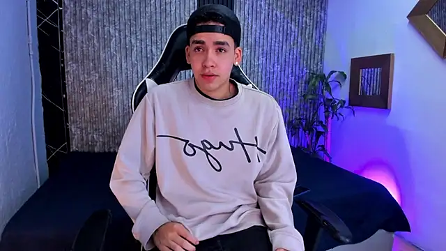 Mike 0233  online show from 18, 9, 2025