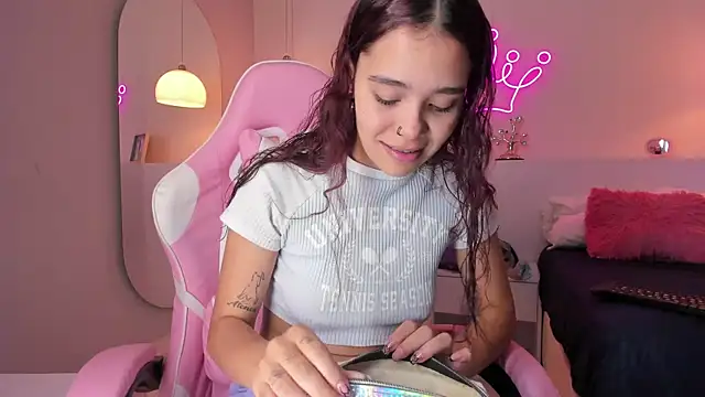 violeth hill online show from 5, 3, 2025