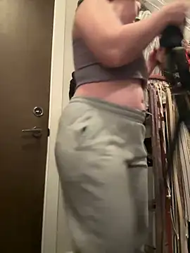 GingerSnap33 online show from 11, 1, 2025