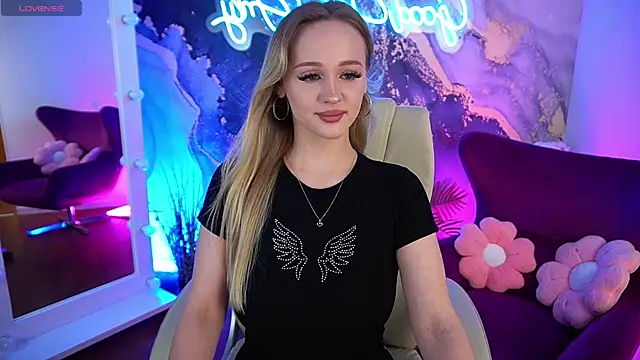 LylaYeess online show from 22, 7, 2026