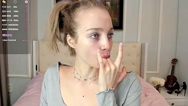 Snapshot of _LISA_BABYMETAL_ chatting on 3, 2, 2026 LISA BABYMETAL online show from 3, 2, 2026