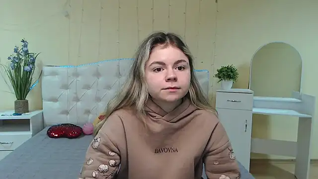 TinaRedly online show from 5, 2, 2025