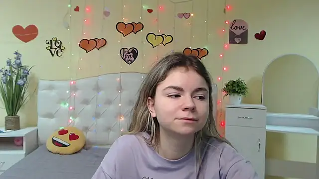 TinaRedly online show from 17, 2, 2025