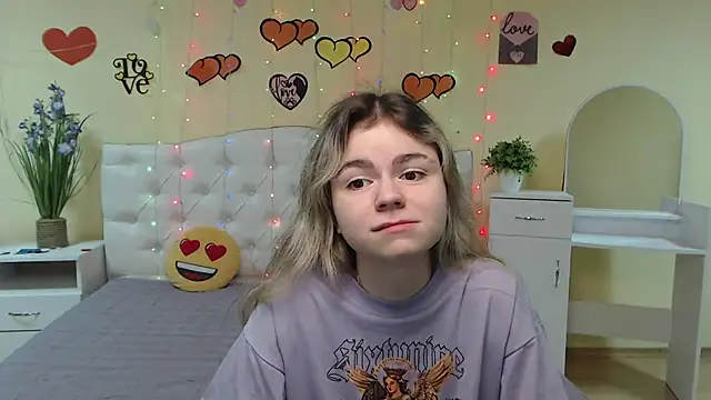 TinaRedly online show from 11, 3, 2025