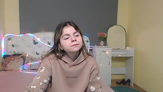 TinaRedly online show from 26, 4, 2026