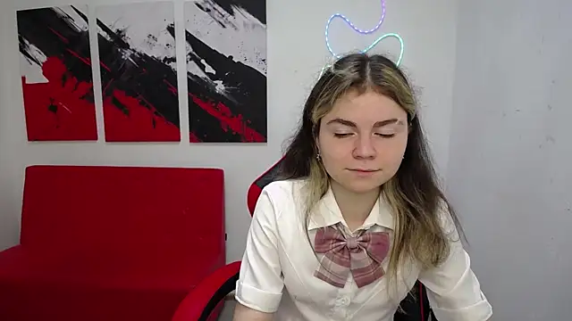 TinaRedly online show from 3, 7, 2026