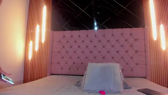 AinaPink online show from 2, 4, 2026